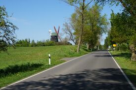 Windmühle Stove - Mühle auf kleiner Erhebung am Ortseingang 2025
