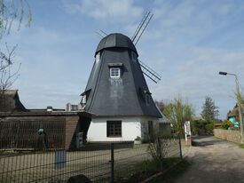 Windmühle Born die Borner Mühle - Gaststätte in Form einer nachgebauten Windmühle 2025