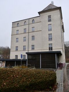 Wassermühle Burg Stargard - Ansicht Mühle und Wasserkraftanlage von Südwesten 2025