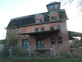 Speicher/ ?Mühle? in Badow - Front mit Eingang Nordostseite 2024