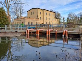 Wassermühle Warin - Ansicht vom Mühlengaben mit provisorischer Wasserumleitung 2025