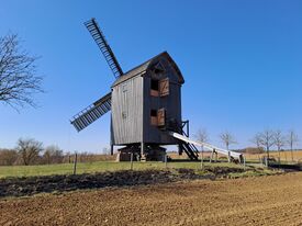 Windmühle Storkow - Ansicht der Rückseite der Bockwindmühle 2025