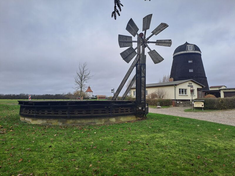 Datei:Woldegk-3-Ramme-Windmuehle-Muehlen-MV-Foto-Arlt-2025-3.jpg