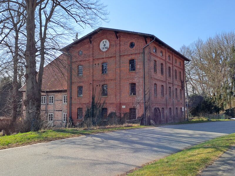 Datei:Schildfeld-Wassermuehle-Muehlen-MV-Foto-Arlt-2025-3.jpg