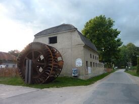 Wassermühle Fleeth - originales Zuppingerrad am ehemaligen Speicher 2015