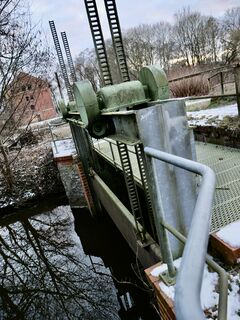 Wassermühle in Brömsenberg die Neumühle - neues Wehr mit Handbetrieb 2025