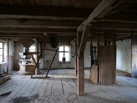 Wasssermühle Belling - Erdgeschoß kompletter Mahlgang mit Steinkran und Fahrstuhl 2024