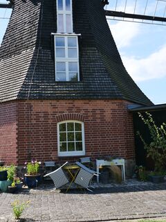Windmühle Nantrow - Rückseite neben Eingang 2024