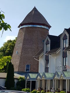 Windmühle Demmin - Eingang Hotel mit der Mühle 2021