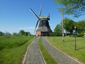 Windmühle Nantrow - Ansicht von der Auffahrt 2024