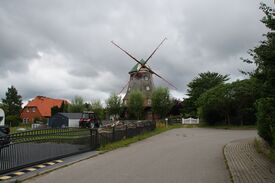 Windmühle Neubukow - Mühle heute inmitten eines Eigenheimgebietes 2023