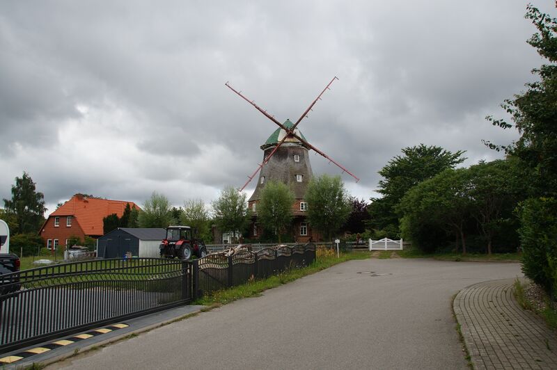 Datei:Neubukow-1-Windmuehle-Muehlen-MV-Foto-Arlt-2023-1.JPG