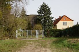 Windmühle Neustrelitz - Ansicht auf Mühle und Wohnhaus auf Mühlenberg 2024