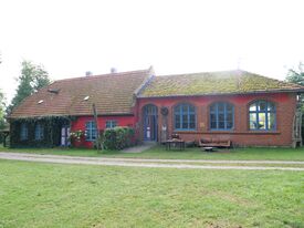 Wassermühle Müggenwalde - Wohnteil der Mühle mit Schulanbau 2025