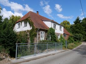Wassermühle Helm die Wohldmühle - Straßenansicht mit neuer Brücke Südost 2025