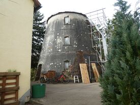 Windmühle Neustrelitz - Ansicht auf Mühle mit fehlender oberen Etage 2024