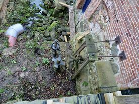 Wassermühle Klingendorf - Turbinenhaus mit außen stehender Turbinenwelle 2025