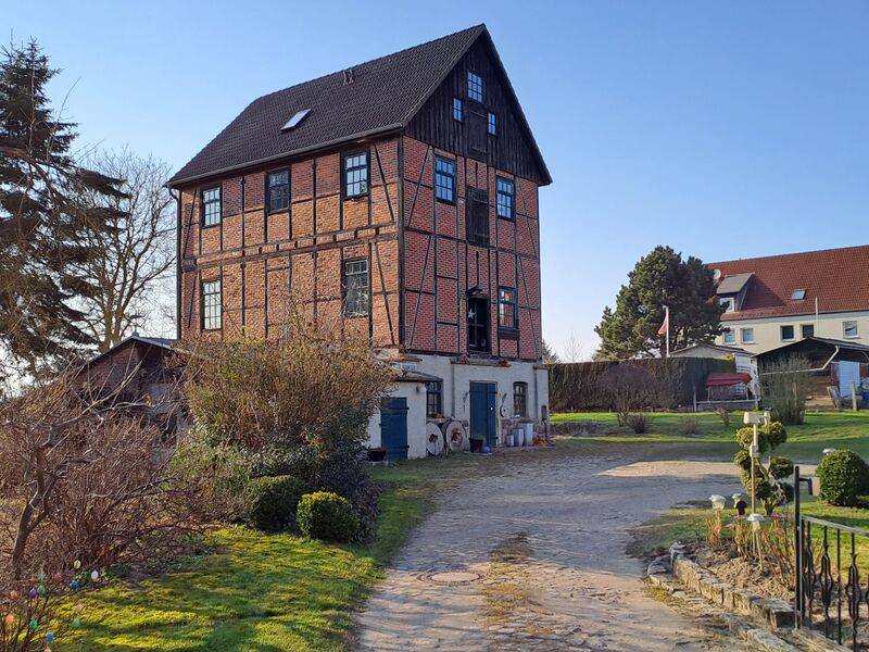 Datei:Krembz-Motormuehle-Muehlen-MV-Foto-Arlt-2025-2.jpg