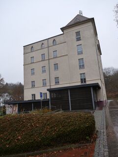 Wassermühle Burg Stargard - Ansicht Mühle und Wasserkraftanlage von Südwesten 2025