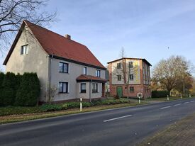 Motormühle Alt Käbelich - Ansicht neue Müllerhaus und Mühle am Ortseingang 2025