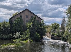 Wassermühle Parchim die Kornmühle - Ansicht von der Altstadt auf die Mühle mit Unterlauf 2025