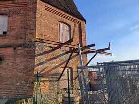 Windmühle Bauhof Malchow - Ansicht der Reste der orignalen eisernen Galerie 2025