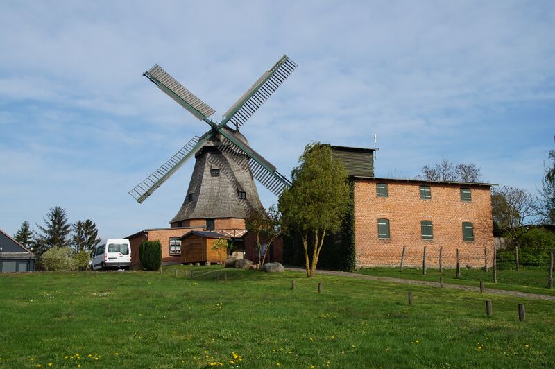 Datei:Malchow1-Windmuehle-Muehlen-MV-Foto-Arlt-2024-1.JPG