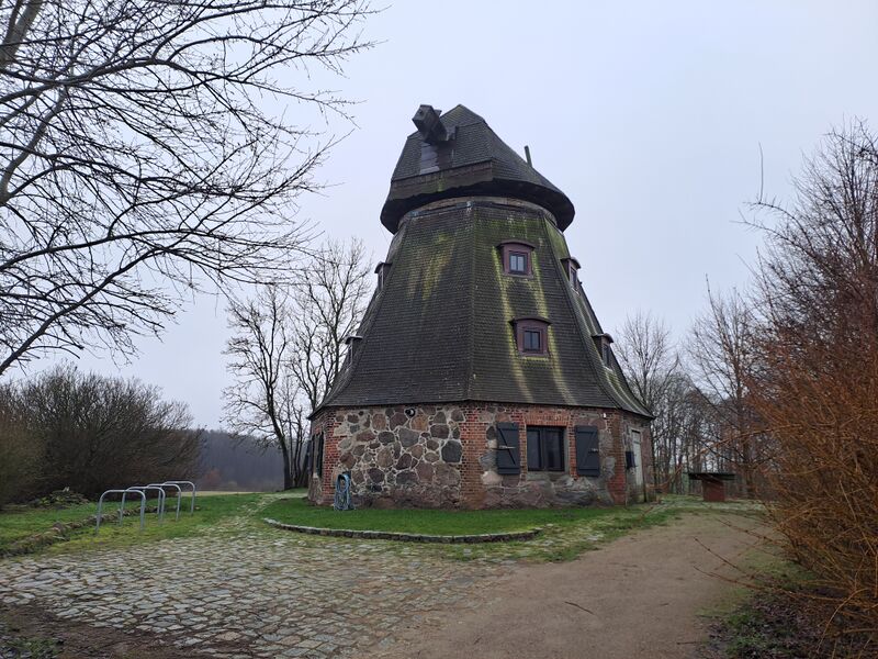 Datei:Gotthun-SchamperMuehle-Windmuehle-Muehlen-MV-Foto-Arlt-2025-2.jpg