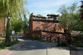 Wassermühle Neubukow - Ansicht der Mühle mit Turbinenhaus, Mühle- und Wohnteil 2024