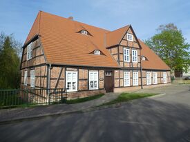 Wassermühle Goldberg - Ansicht der Vorderseite der Mühle an der Straße 2024