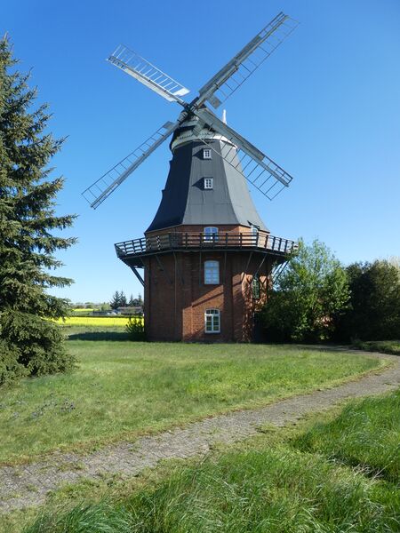 Datei:Goldenbow-Windmuehle-Muehlen-MV-Foto-Arlt-2024-2.JPG