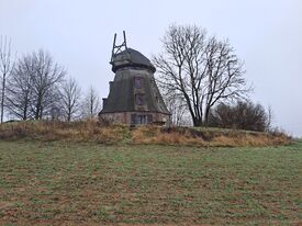 Windmühle Gotthun die Schamper Mühle - Rückansicht der Mühle auf dem Mühlenberg 2025