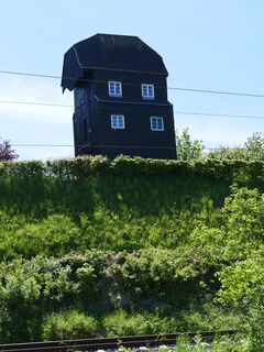 Windmühle Sagard, Insel Rügen - Westansicht der Mühle vom Bahnhof 2025